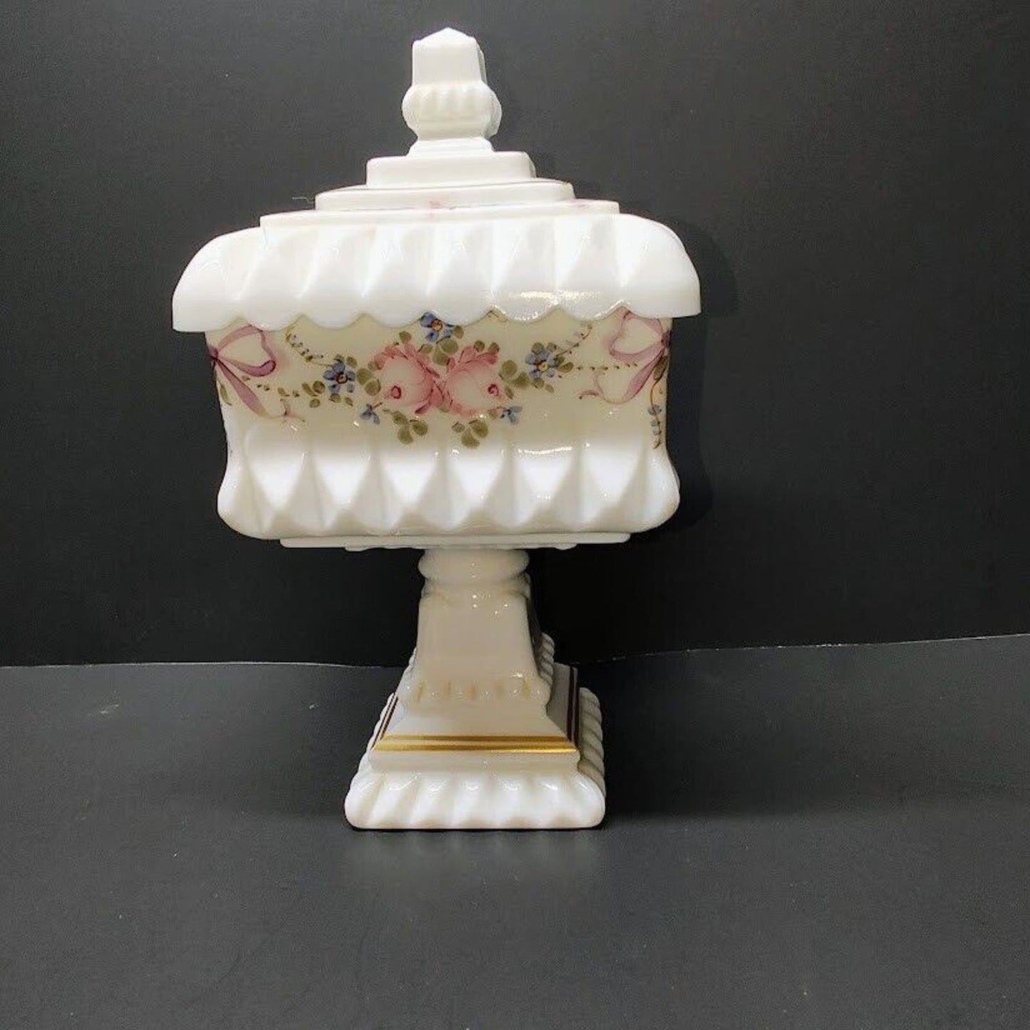 Westmoreland USA Milk Glass Wedding Covered Candy Roses & Bows & glass candy 10"