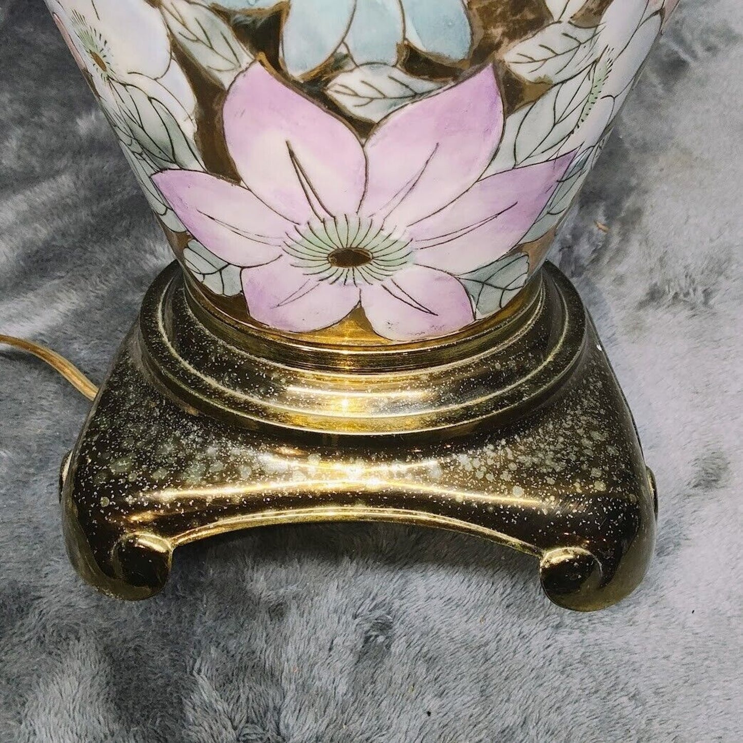 Golden Peony by Toyo Table Lamp Flowers 26.5 Inch Tall Works 100%