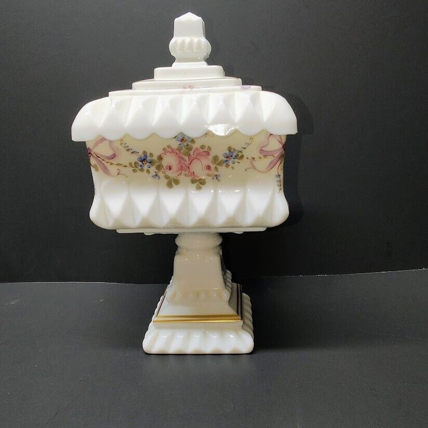 Westmoreland USA Milk Glass Wedding Covered Candy Roses & Bows & glass candy 10"