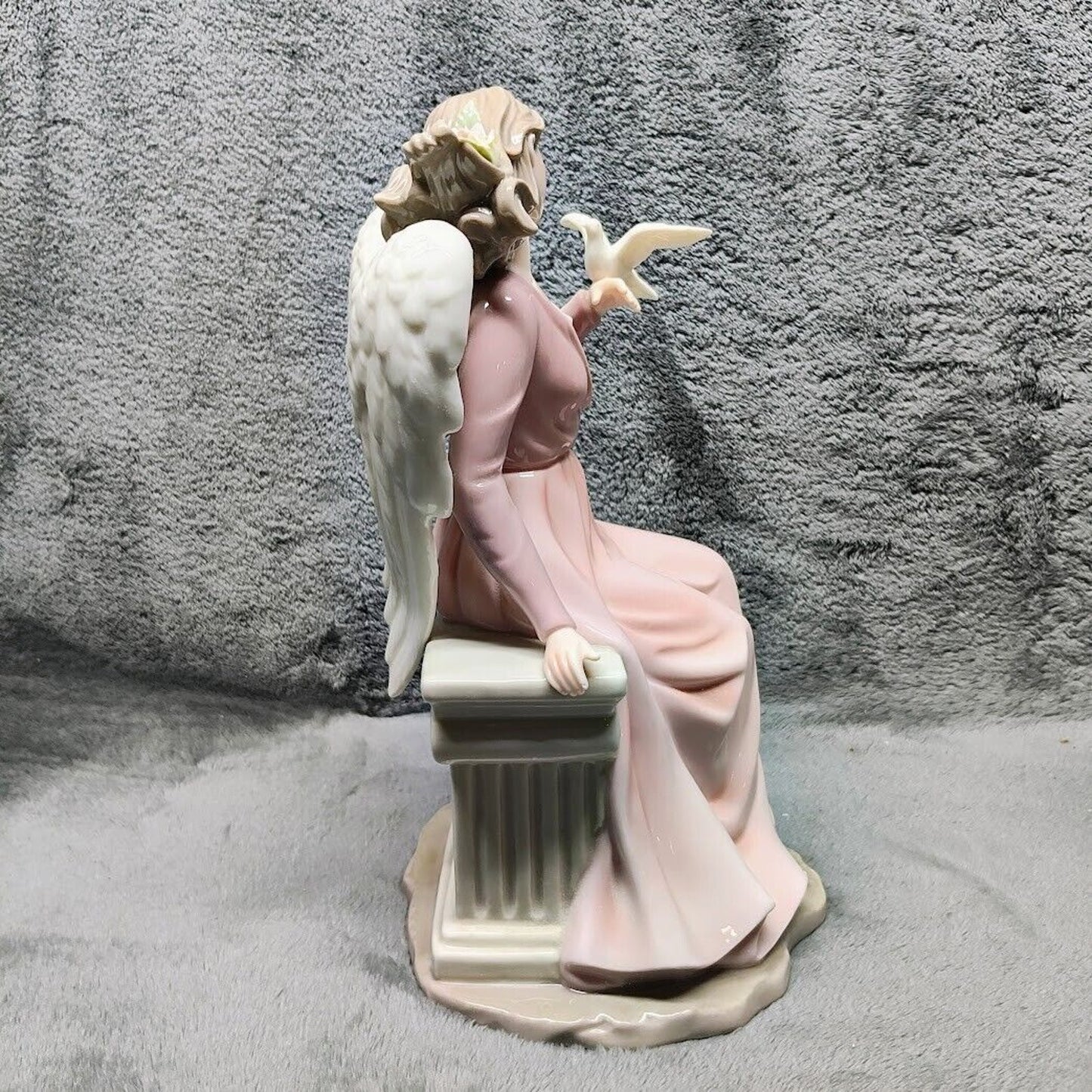 Grandeur Noel Collectors Edition 2001 Porcelain Angel with Dove