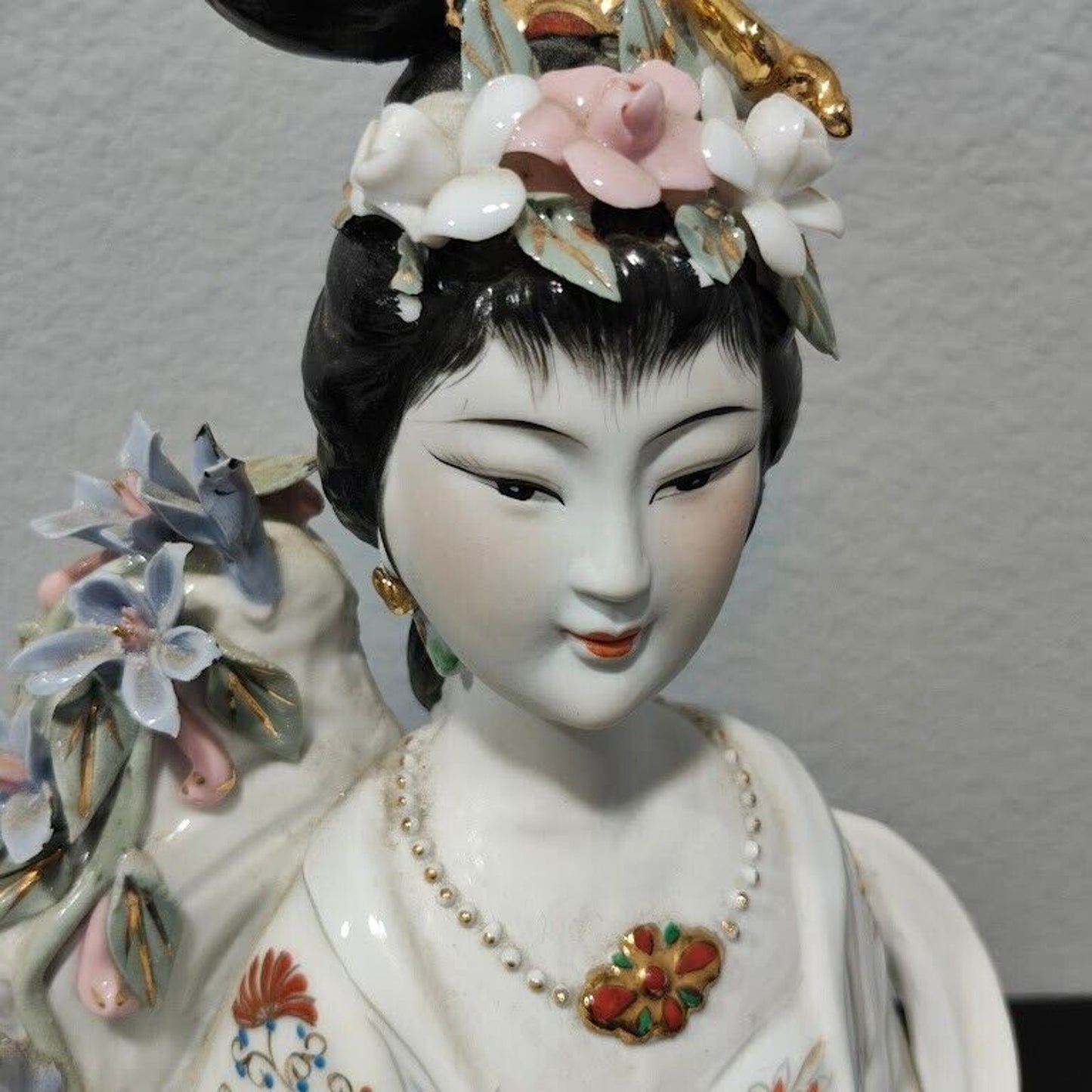 Japanese Geisha Porcelain Figurine Statue Floral Collectors Item. Dimensions 16”