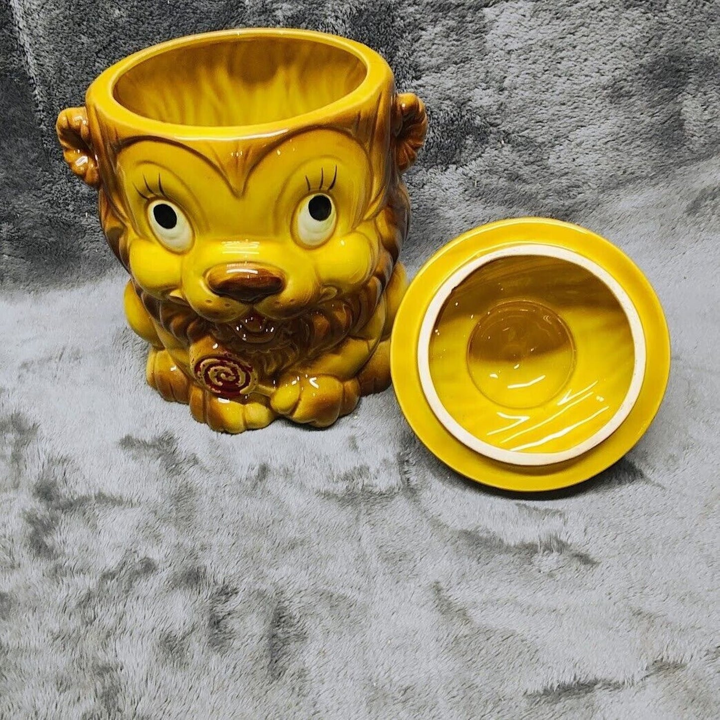 Vintage Lion King Cookie Jar, Red Lollipop Crown Japan