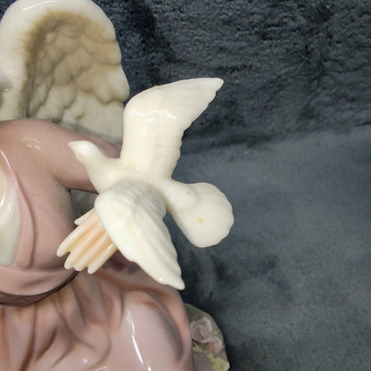 Grandeur Noel Collectors Edition 2001 Porcelain Angel with Dove