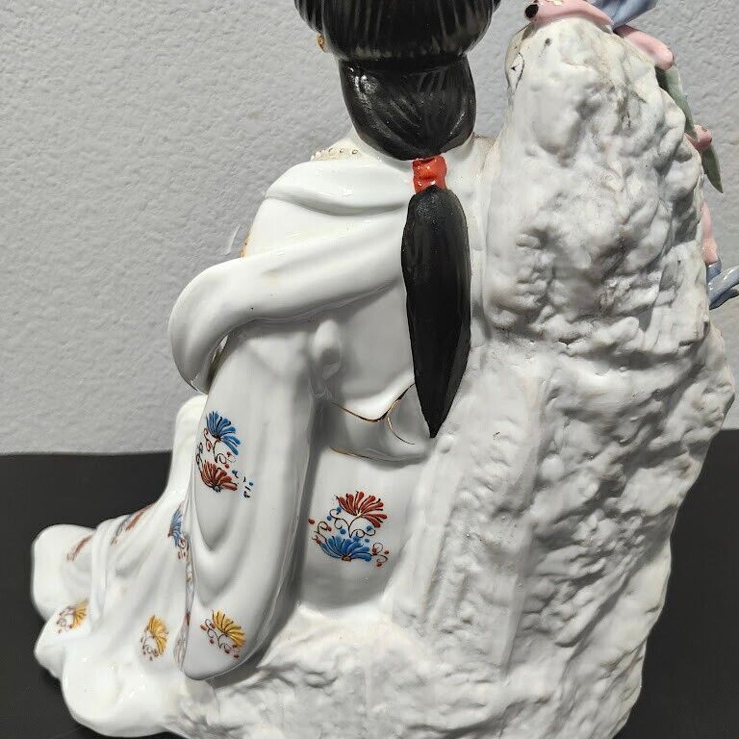 Japanese Geisha Porcelain Figurine Statue Floral Collectors Item. Dimensions 16”