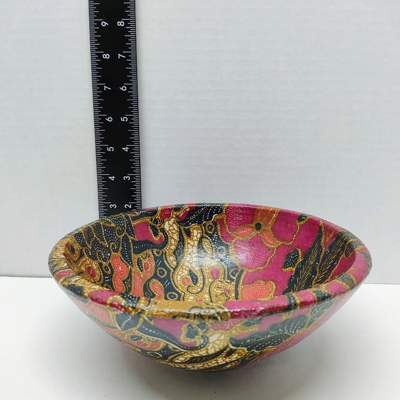 Very Unique Vintage Hand Painted & Glazed floral pattern Ceramic bowl See Photos